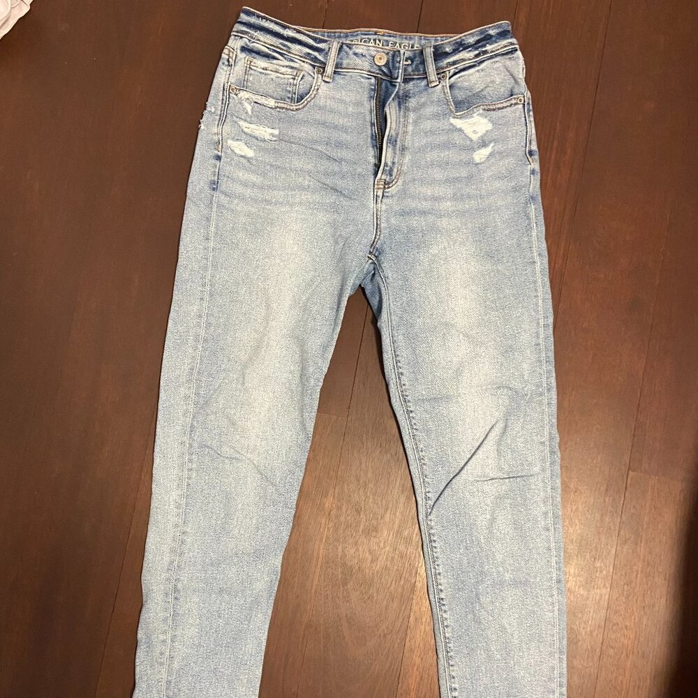 American Eagle Mom Jeans (size 6)